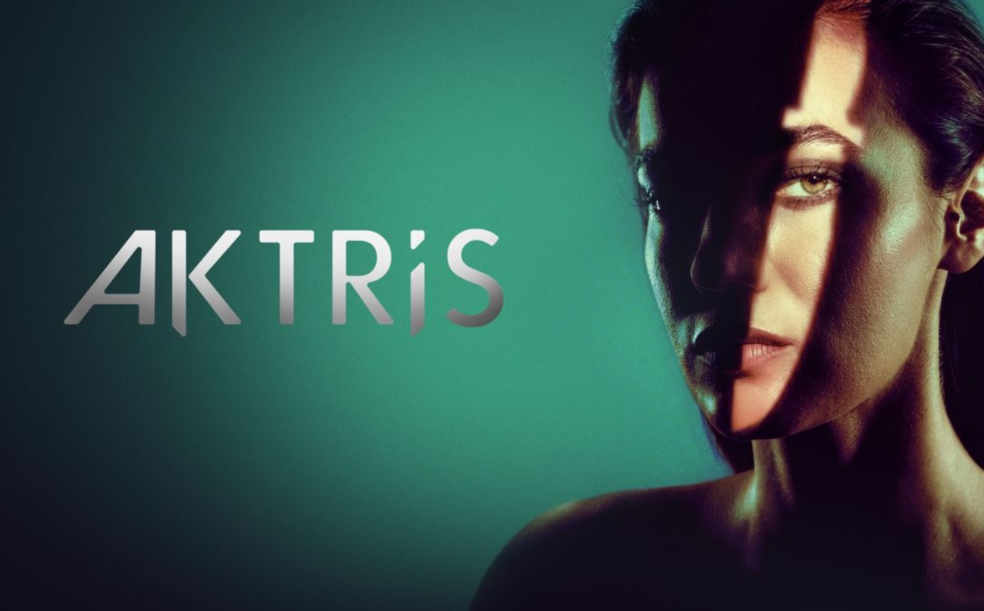  Aktris